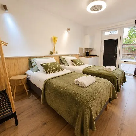 Apartamento Prague Airport With Kitchenette & Terrace - Kindstaysuites